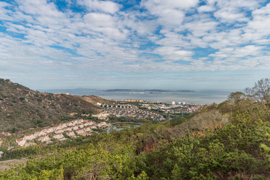 俯瞰厦门环岛路风景和金门县海岛