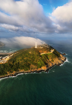 海岛灯塔