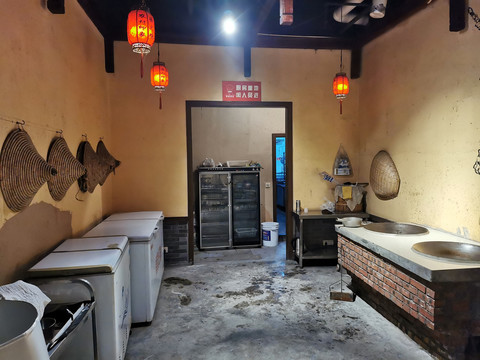 重庆巫山乡村柴火鸡厨房