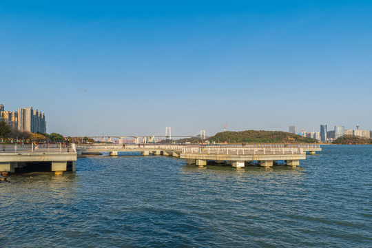 厦门海沧湾公园海上步行栈道