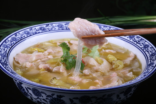 酸菜水滑肉