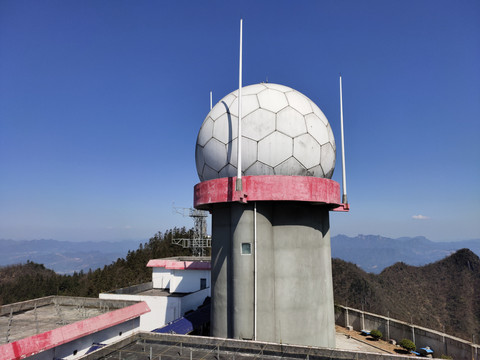 雷达站信号塔特写