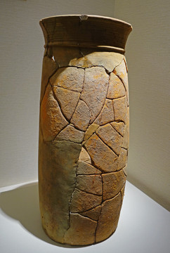 新石器时代彩陶筒形器
