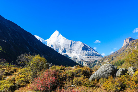 稻城三神山