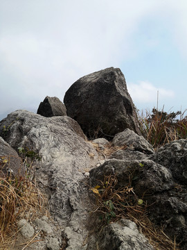 七娘山山顶岩石