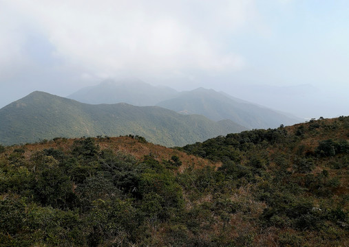 山峰秋色