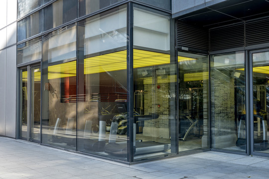 城市商业建筑健身会所玻璃门窗