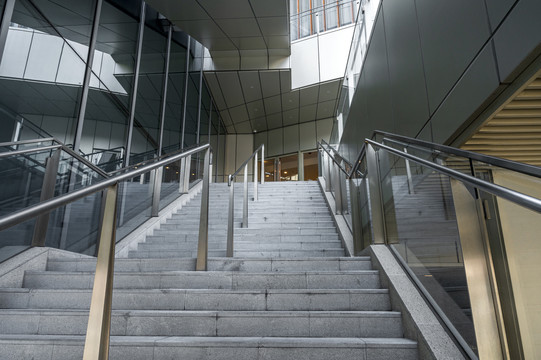 现代商业建筑露天楼梯