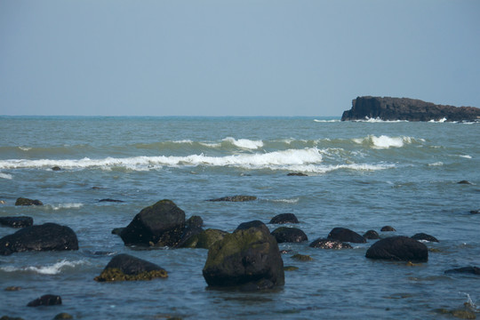 雷公岛火山岩海浪