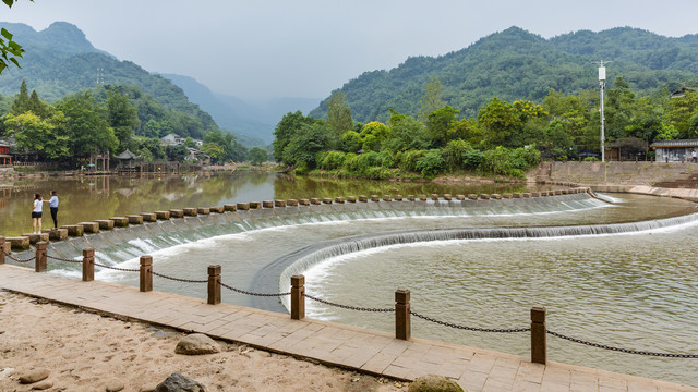 柳江古镇杨村河重力坝自然景观