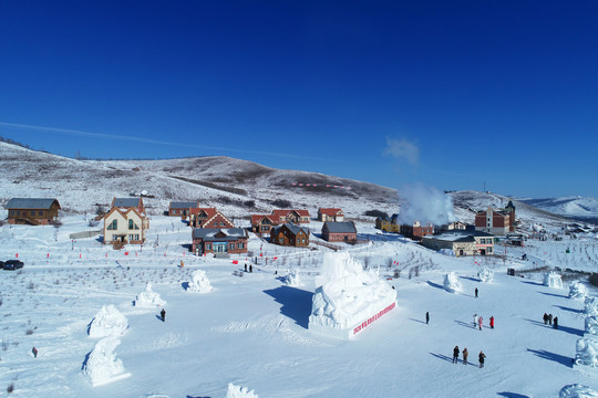 航拍内蒙古喜桂图雪乡小镇