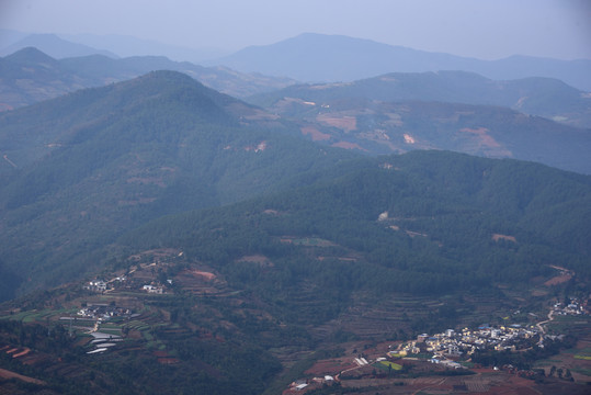 大山里的村庄