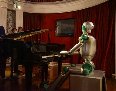 机器人音乐家