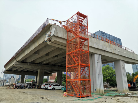 高架桥建设工地