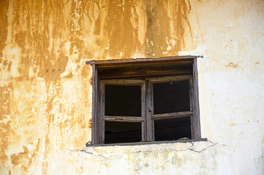 老屋窗户