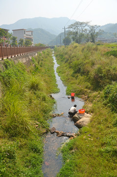 山间小溪