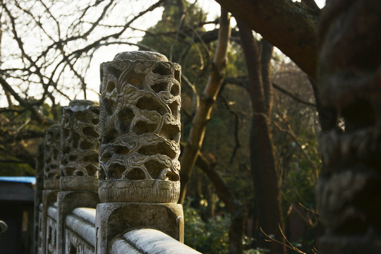 古建筑石柱浮雕