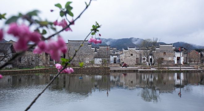 流坑古村春雨