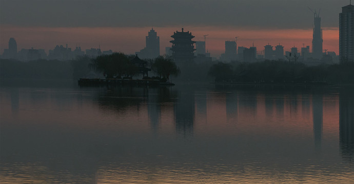 大明湖晨曦