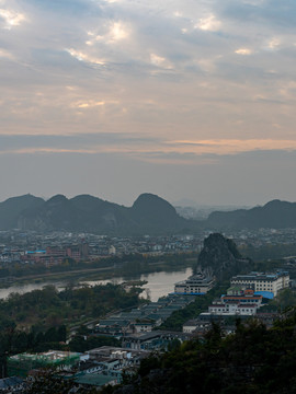 广西桂林山水叠彩山