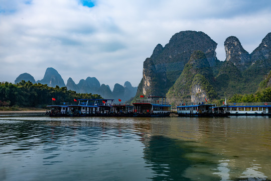 广西桂林山水阳朔兴坪漓江风光