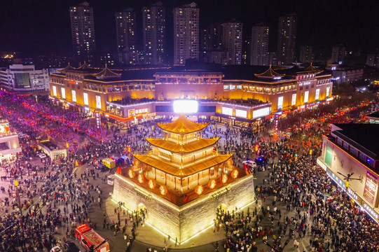 元宵节鼓楼街区夜景