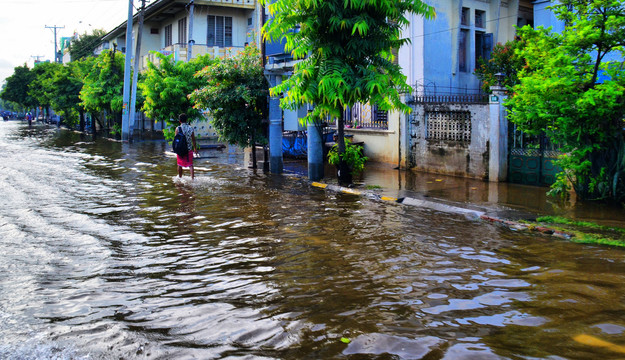 雨季的缅甸曼德勒街景