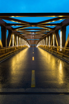 铁结构的桥