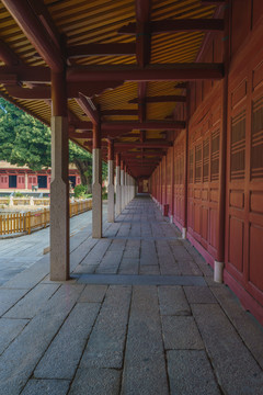 泉州府文庙历史建筑木质长廊