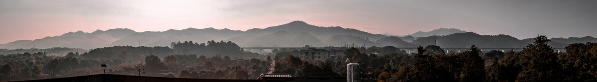 吐霞村后乐坪清晨全景