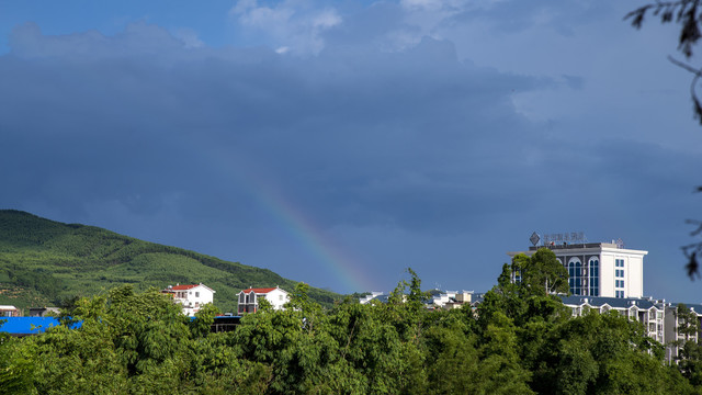 雨后彩虹