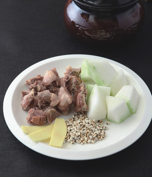 冬瓜薏米煲老鸭汤