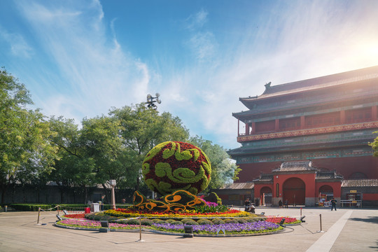 北京钟鼓楼广场和节日花坛