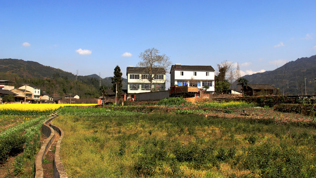 现代乡村民居房