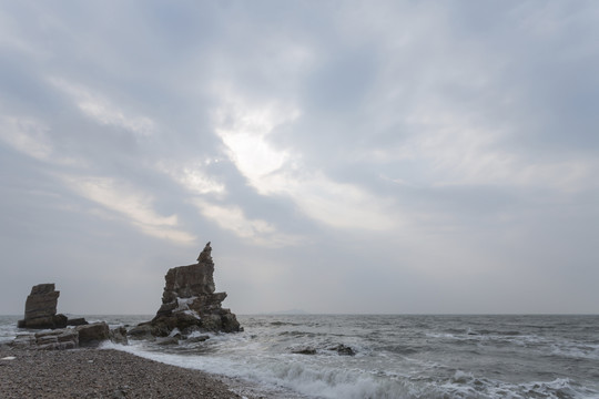 海浪与礁石