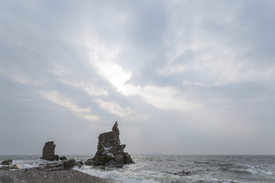 海浪与礁石