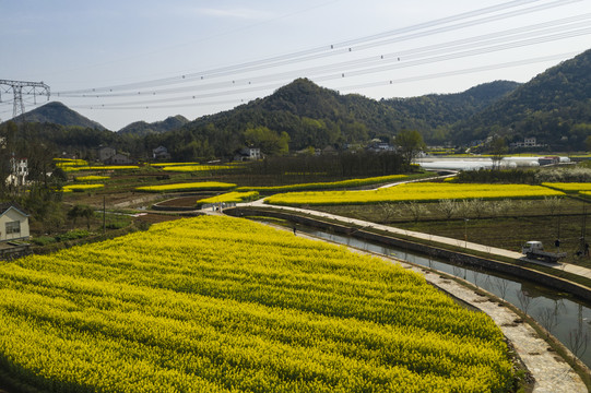 湖北宜昌架锅山村风光