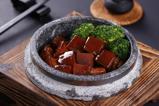 石锅支竹焖腩肉