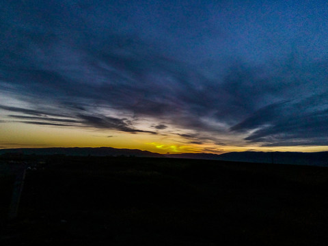 青海湖夕阳日出