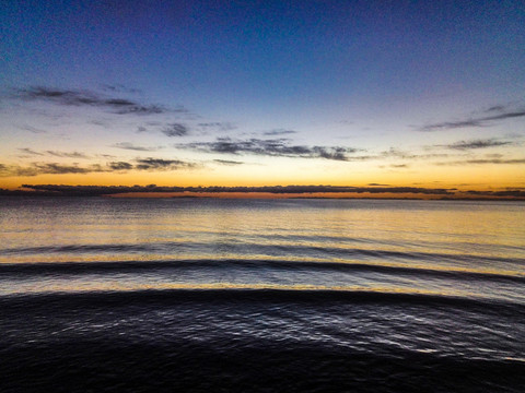 青海湖夕阳日出