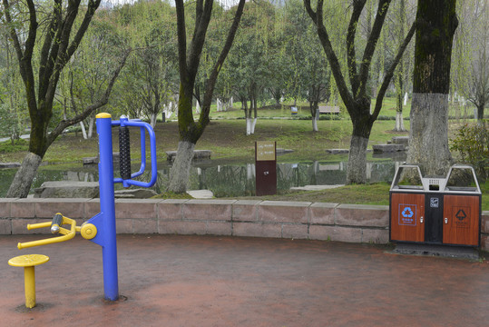 公园休闲锻炼器材