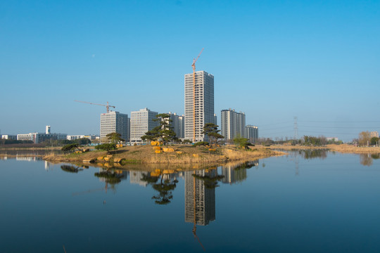 水岸楼体建筑