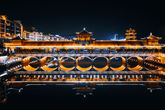 小城夜景