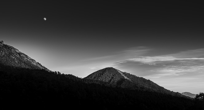 剑川老君山人头峰