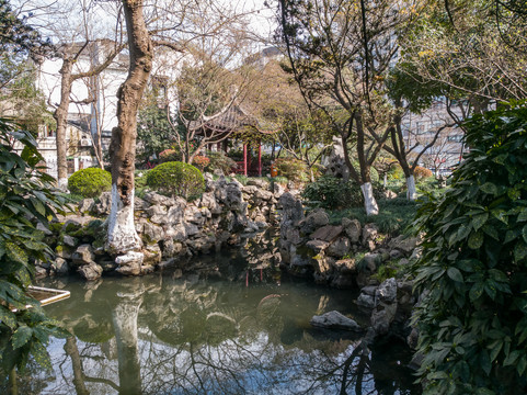 杭州丁家花园假山水池