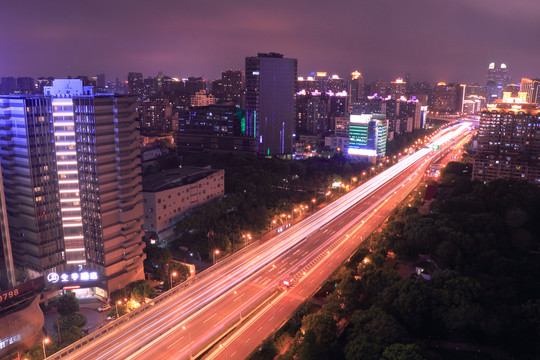 上海街道夜景长曝光