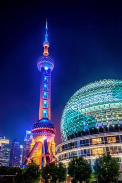 中国上海东方明珠塔夜景风光