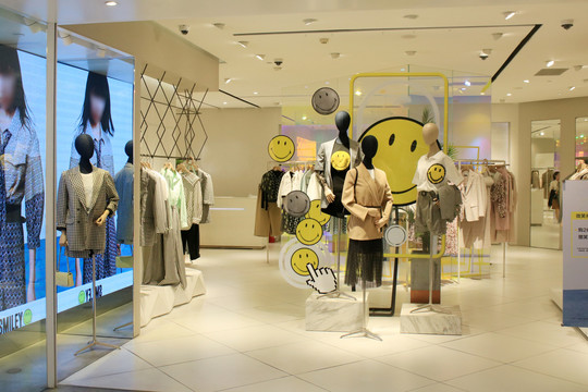 女装专卖店