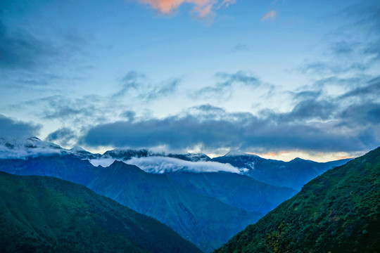 贡嘎山