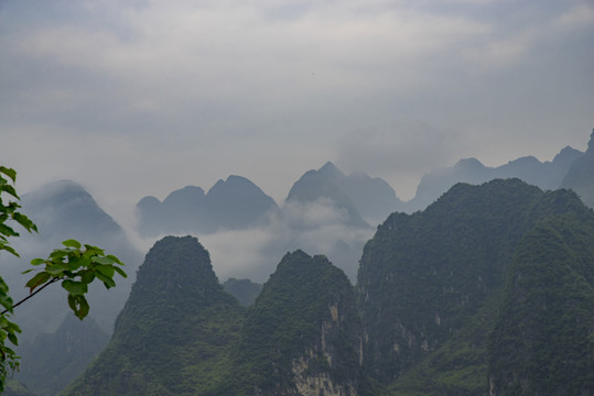 云雾缭绕风景